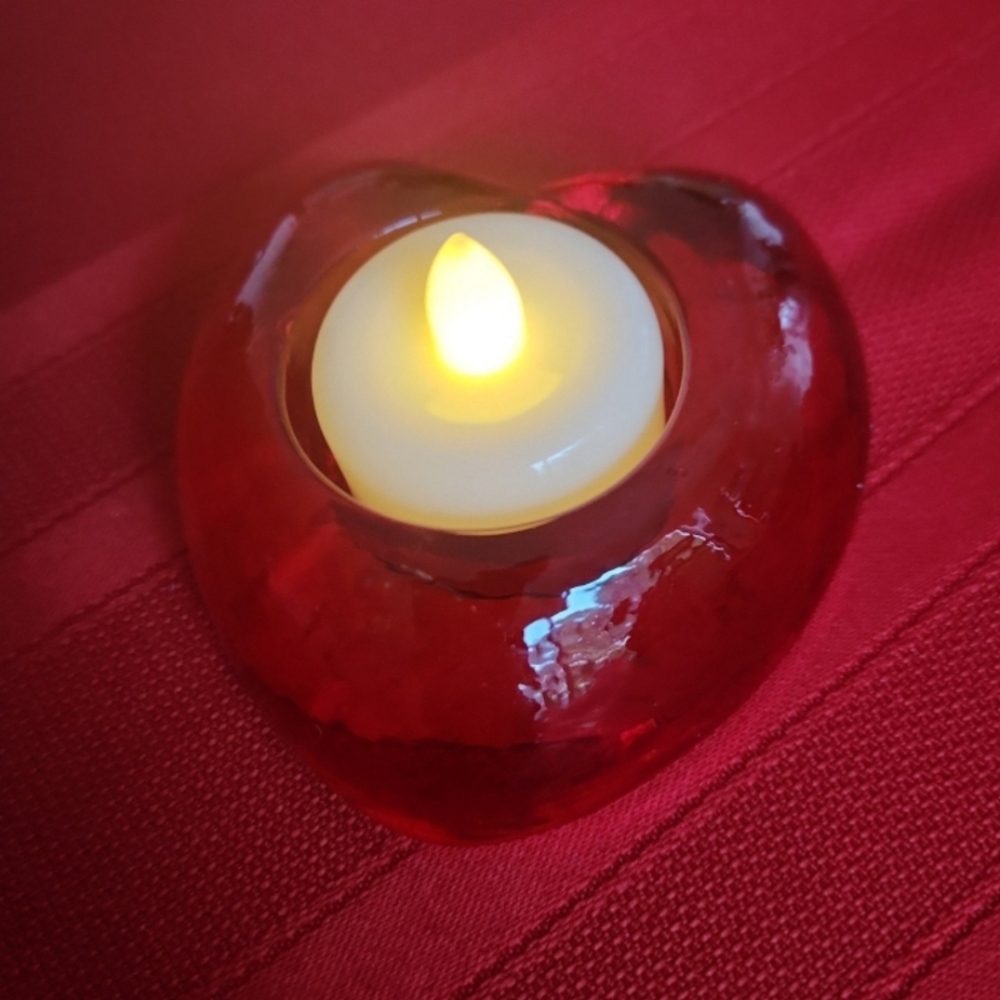 Heart-Shaped Red Tealight Candle Holder - Picture 2 of 2